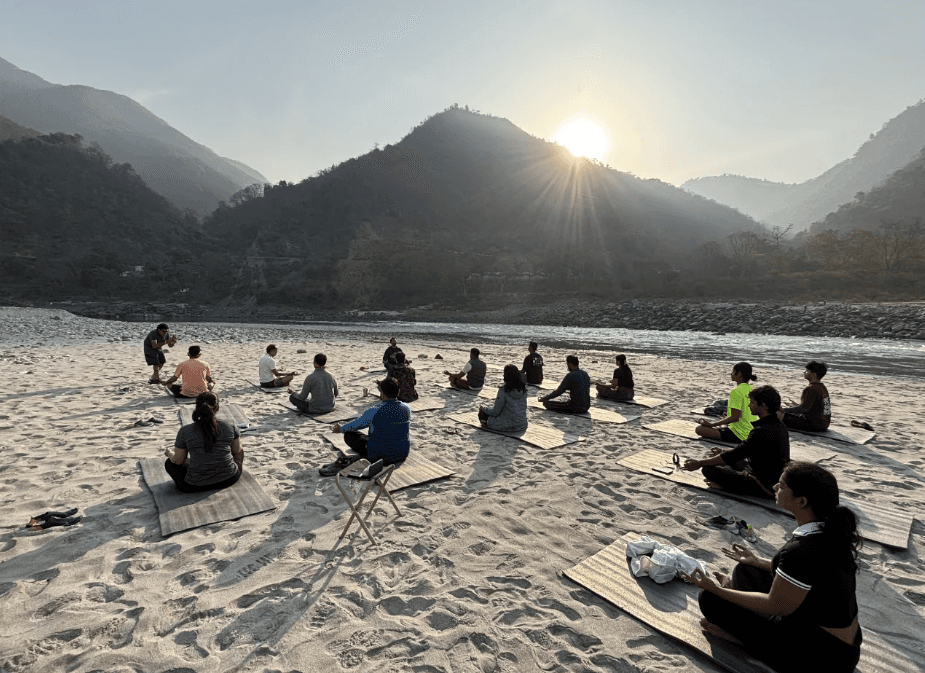 Ganga Beach Yoga Retreat – Rishikesh